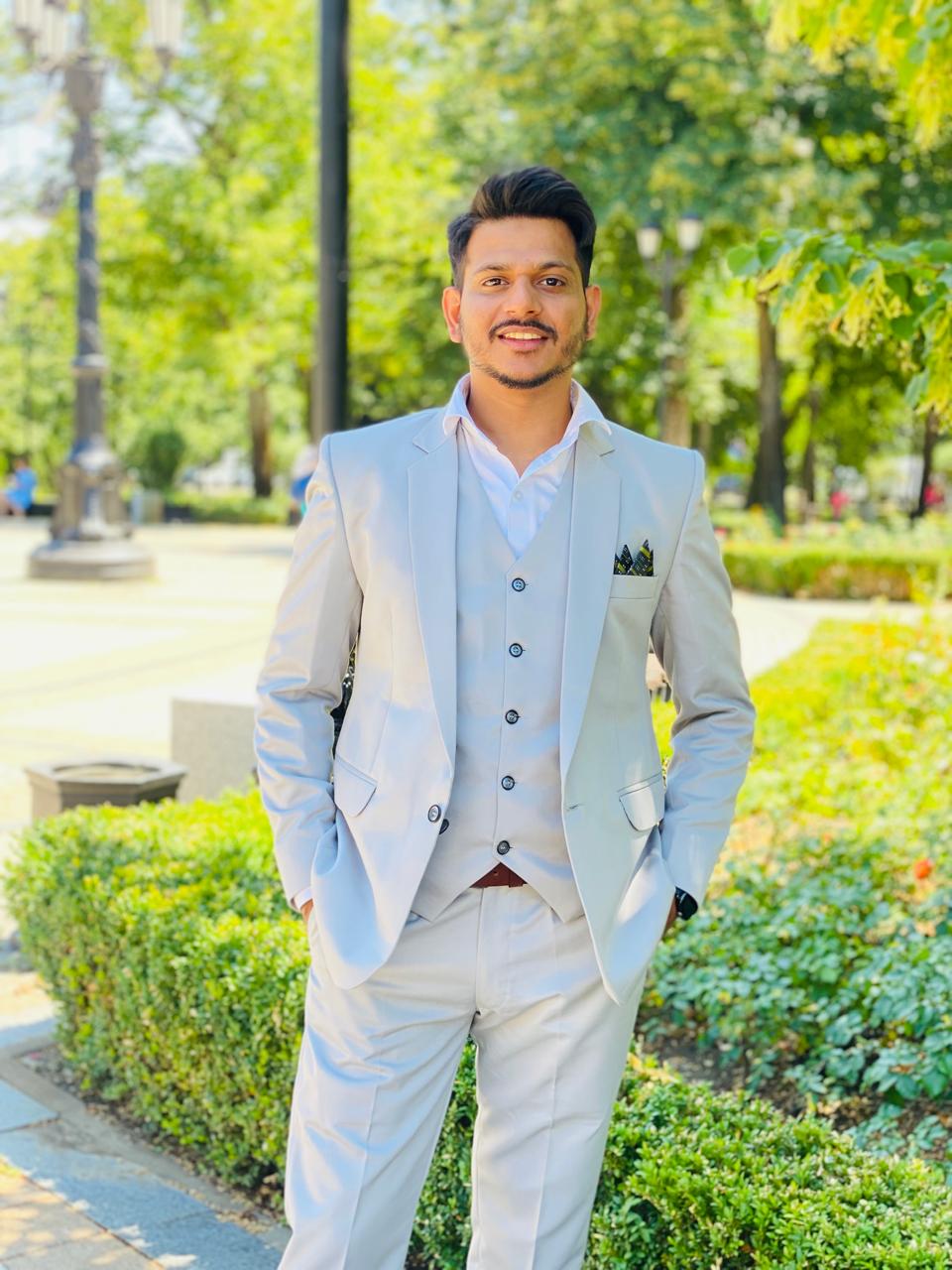 Dr. Muqallid Irfan